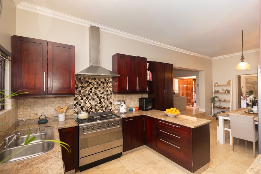 To Let 5 Bedroom Property for Rent in De Bron Western Cape